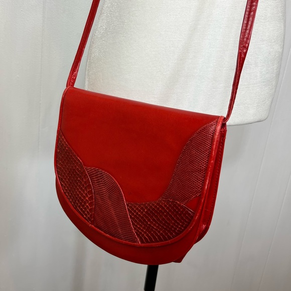 Vintage Stuart Weitzman Red Leather Crossbody Purse - Picture 12 of 13